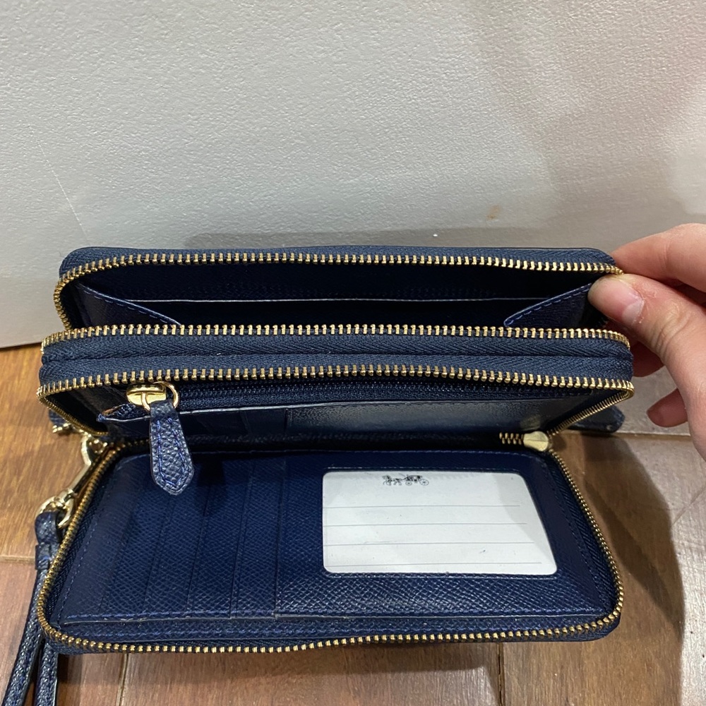 Coach Wristlet - Picture 4 of 4